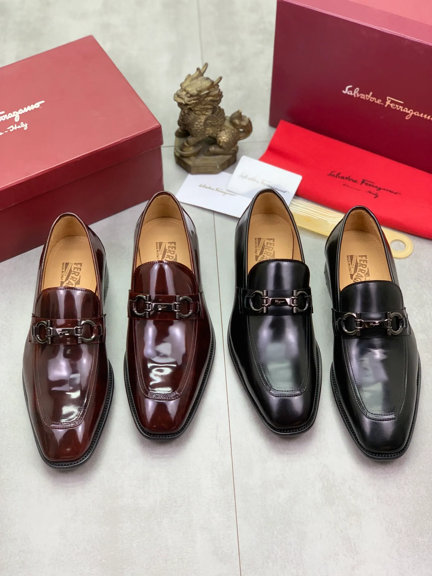 Men's men's shoes💰P460💰[New model]🆘 Water-dyed cow lining [Ferragamo] Ferragamo's latest men's over-the-foot business leather shoes🇨🇳Official website original 1:1 molding💯The first layer is made of Italian imported calfskin➕Luxurious genuine cowhide lining, soft and comfortable🌴High-end atmosphere, the first choice for high-grade men🍍38-45 Black Brown🉑️Select